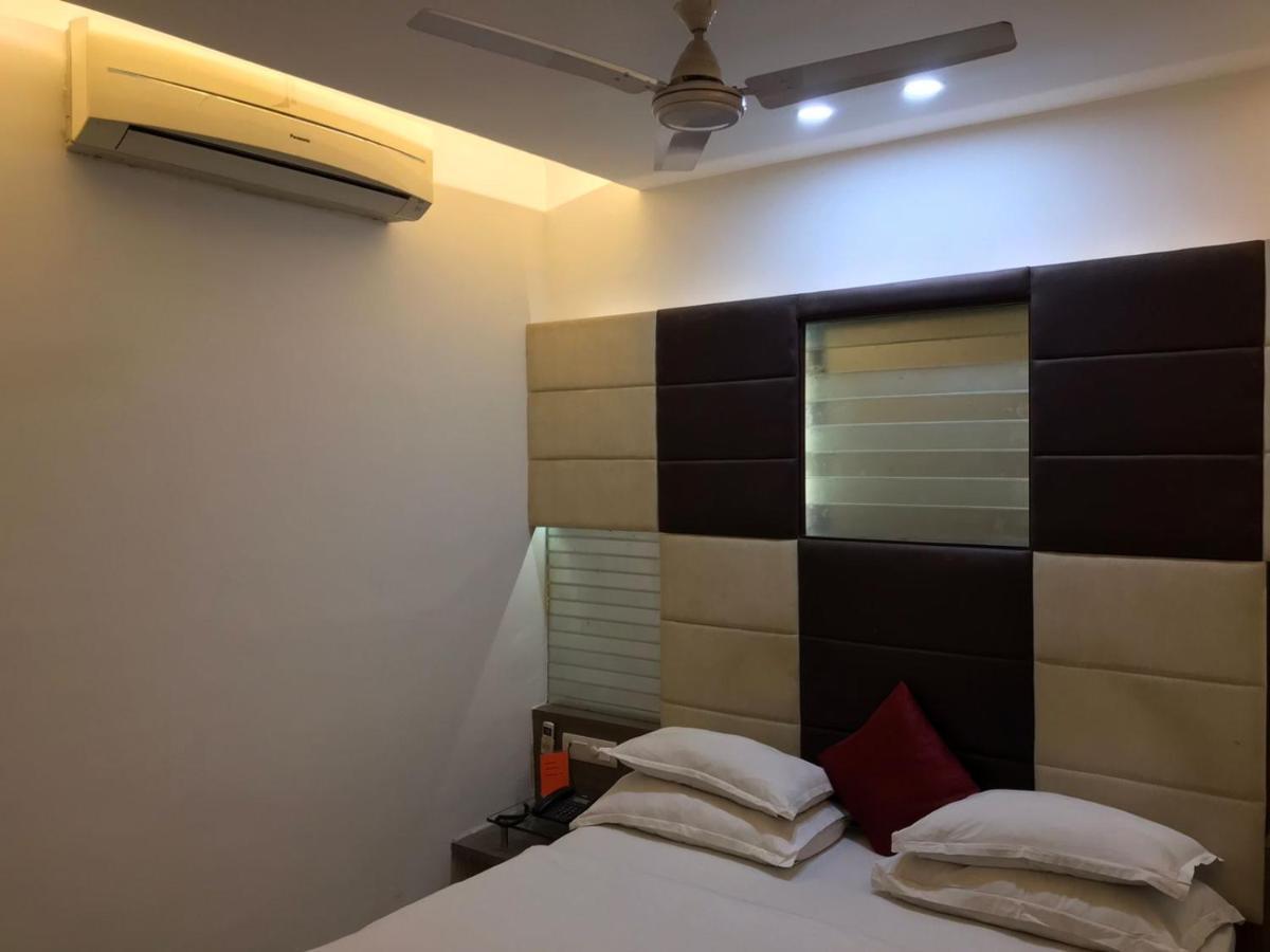 Pearl Hotel & Banquets Ahmedabad Exterior photo