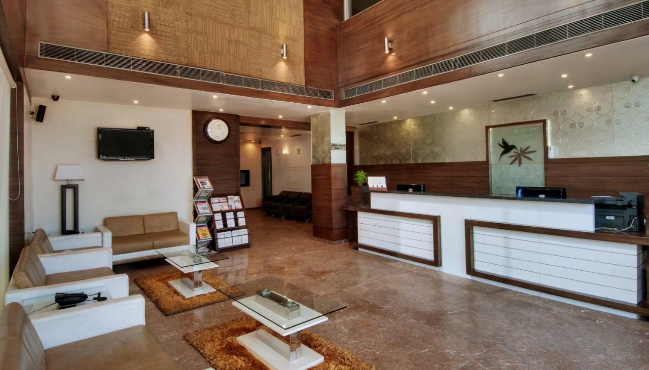 Pearl Hotel & Banquets Ahmedabad Exterior photo